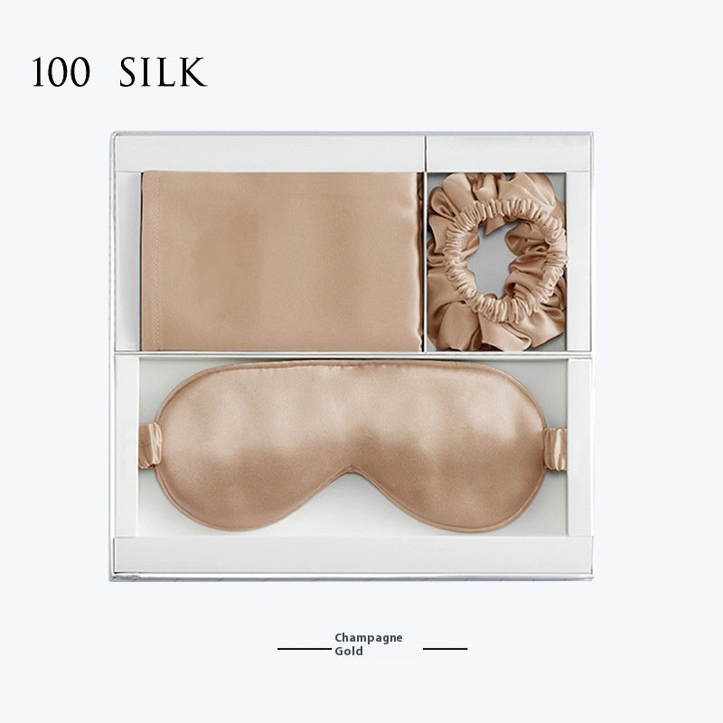 Treset – Silkesörngott, Ögonmask & Scrunchie