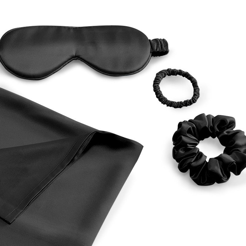 Treset – Silkesörngott, Ögonmask & Scrunchie