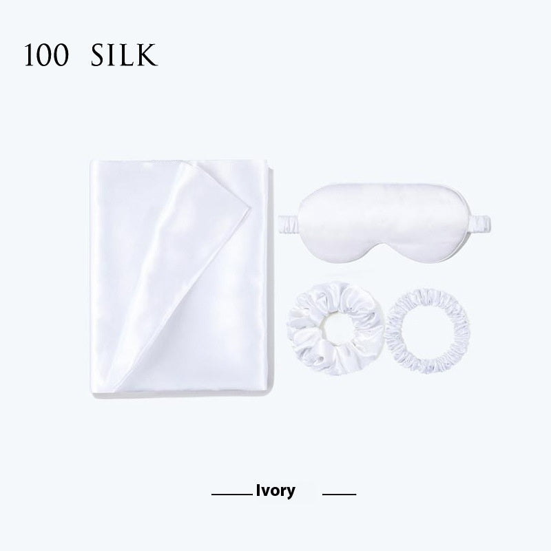 Treset – Silkesörngott, Ögonmask & Scrunchie